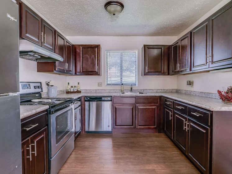 Fully Equipped Kitchen With Modern Appliances at Parkstead Watertown at City Center, Watertown